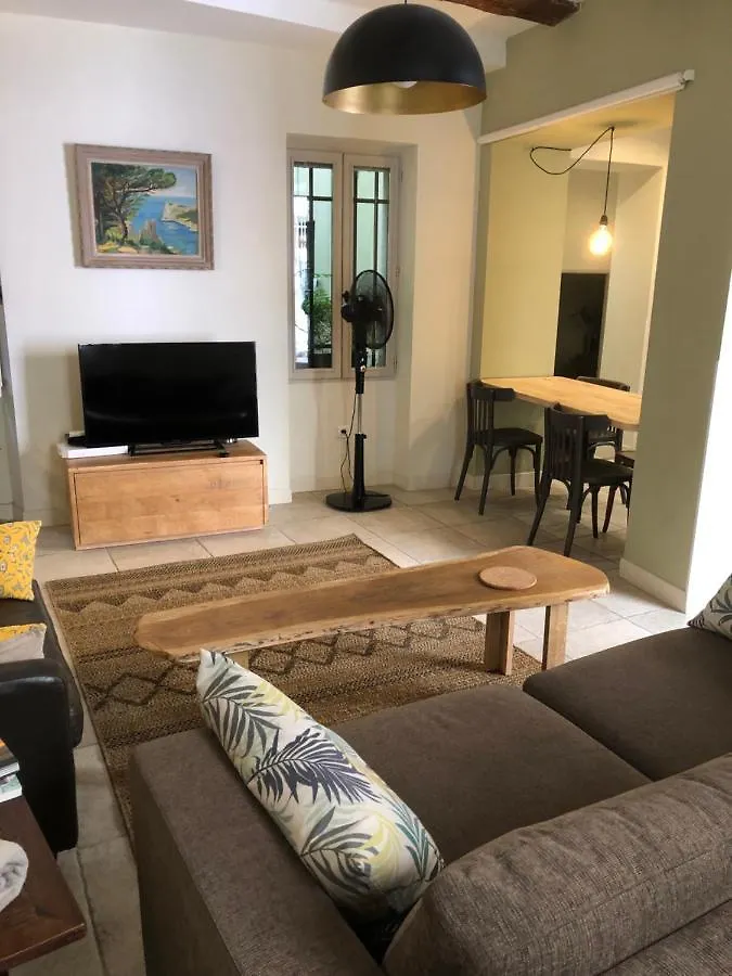 Apartment Sous Le Clocher Marseille France