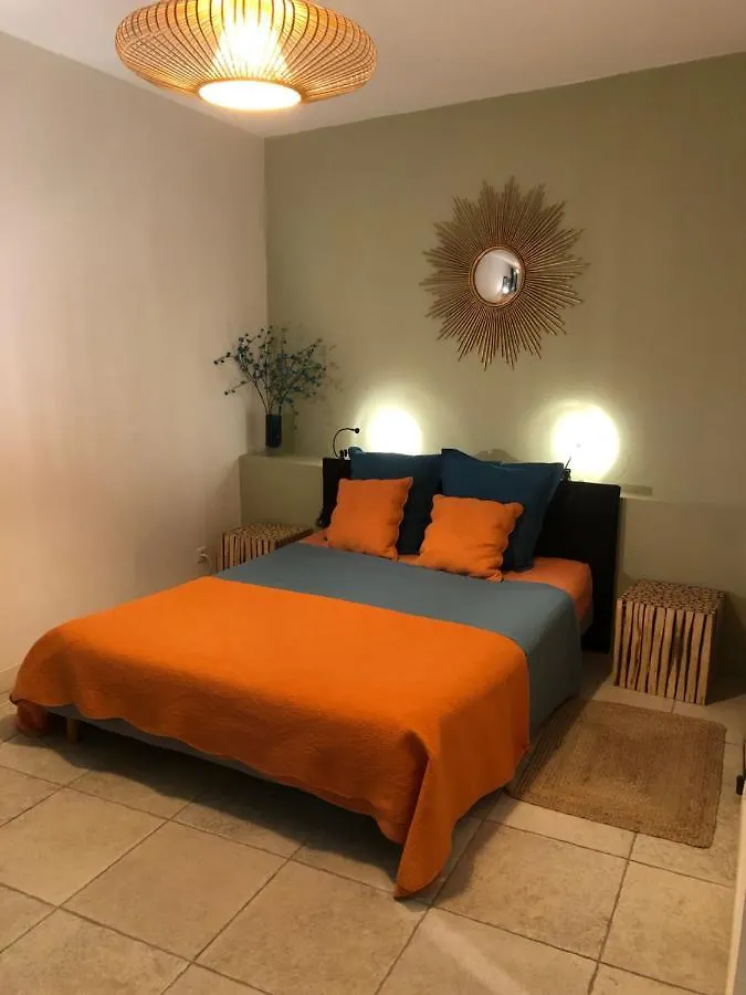Sous Le Clocher Marsella Apartamento