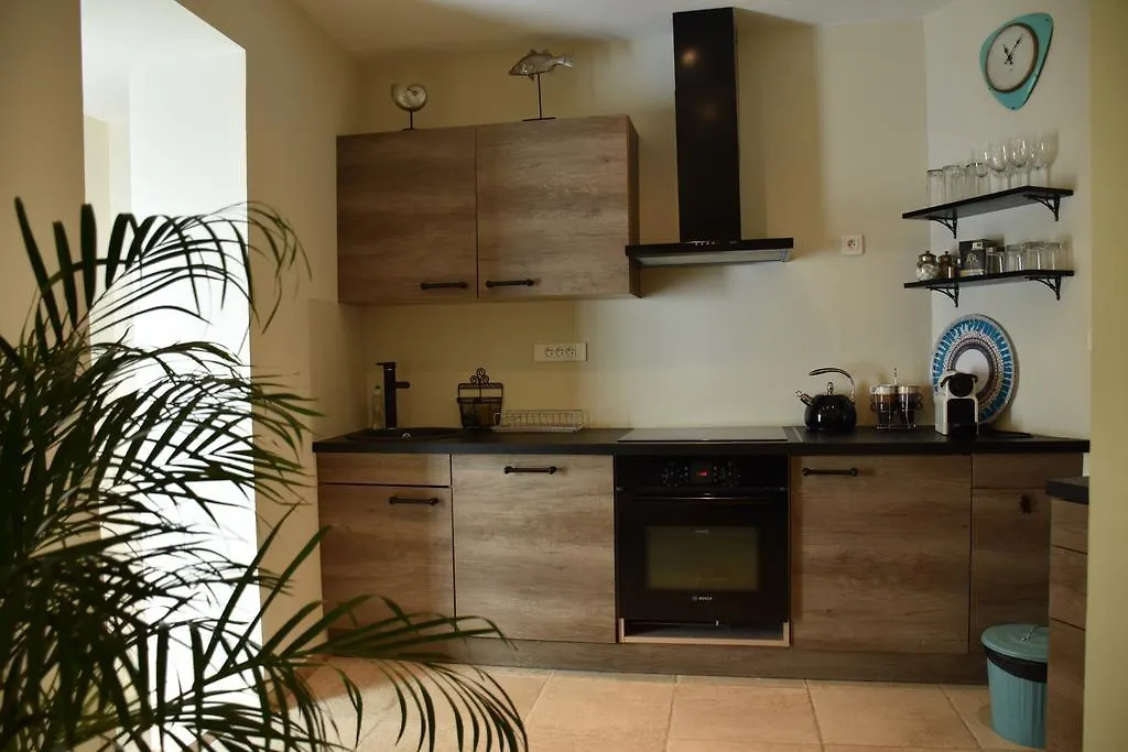 Sous Le Clocher Marseille Apartment